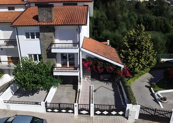 Willa Spacious In Nova De Gaia