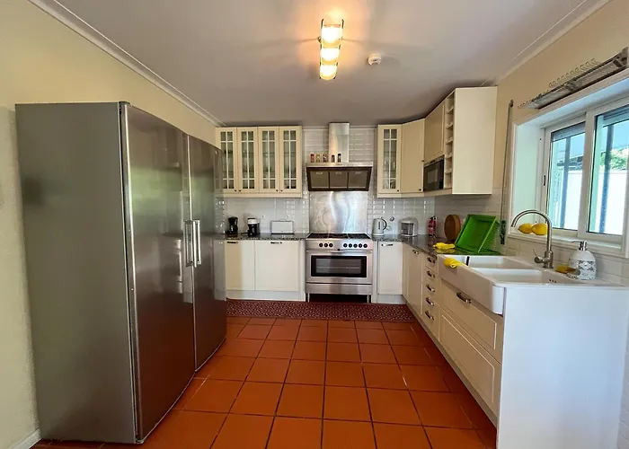 Willa Spacious In Nova De Gaia