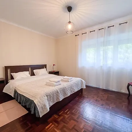 Spacious In Nova De Gaia Villa