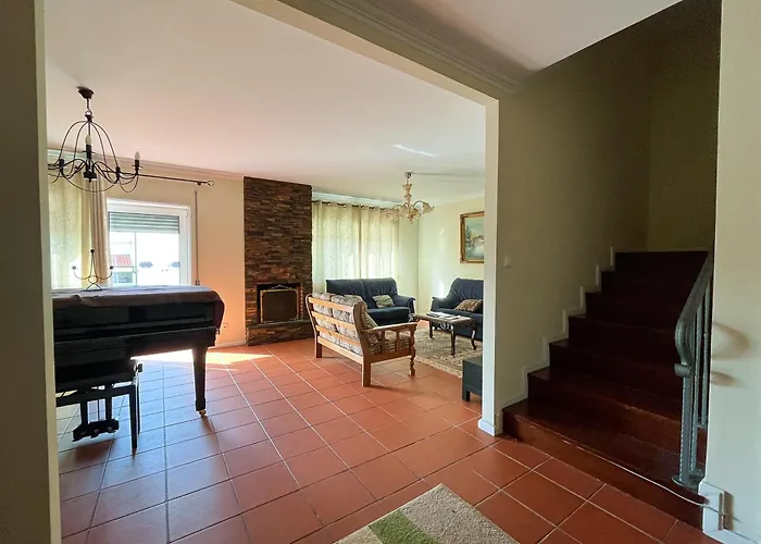 Spacious In Nova De Gaia فيلا نوفا دي غايا