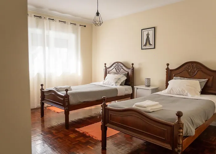 Villa Spacious In Nova De Gaia